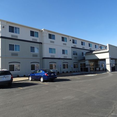 Отель Best Western Wichita Northeast Экстерьер фото