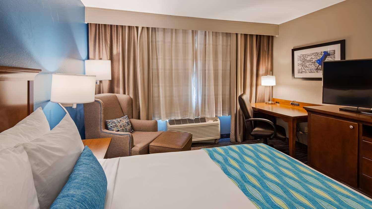 Отель Best Western Wichita Northeast Экстерьер фото