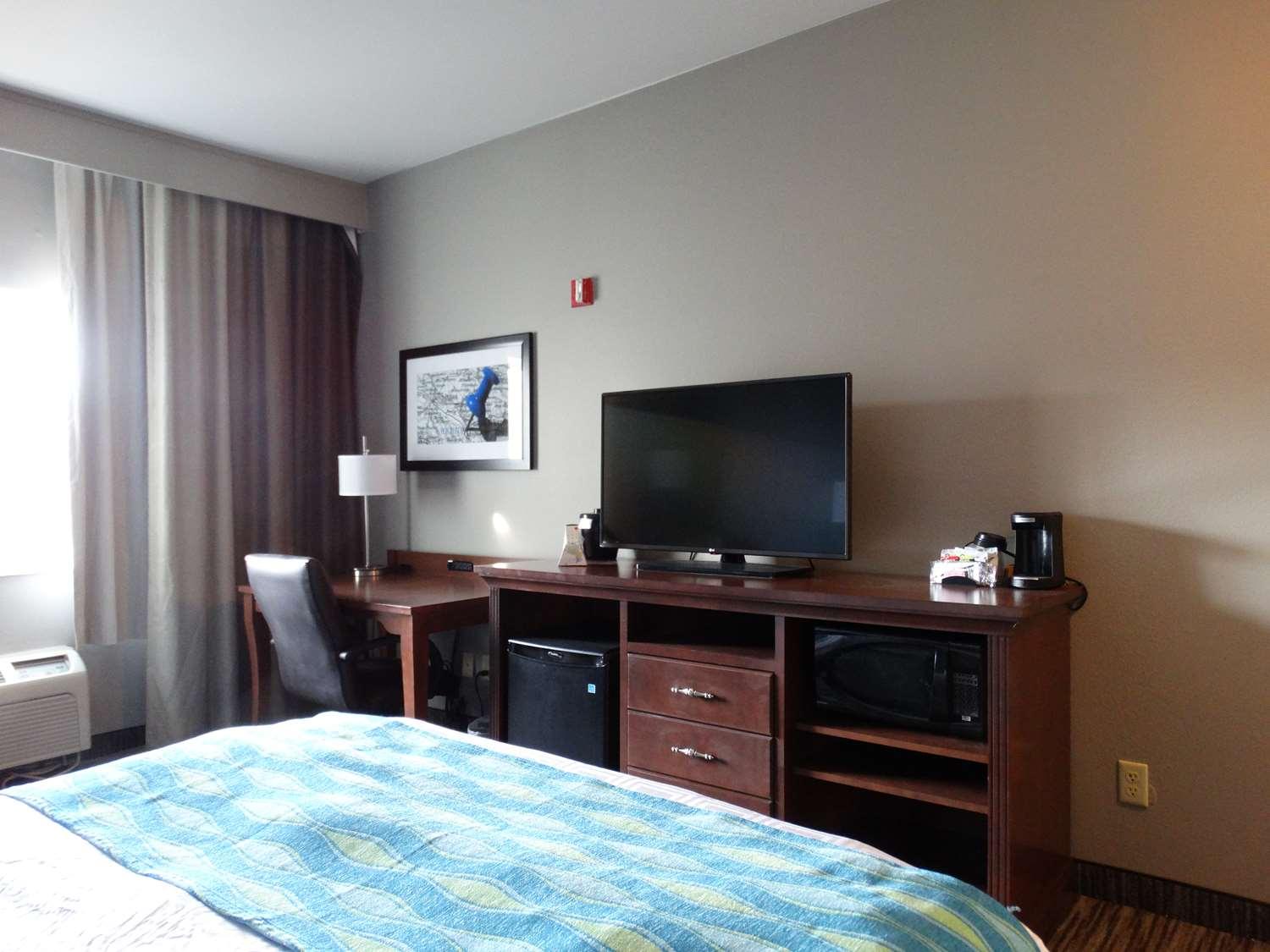 Отель Best Western Wichita Northeast Экстерьер фото