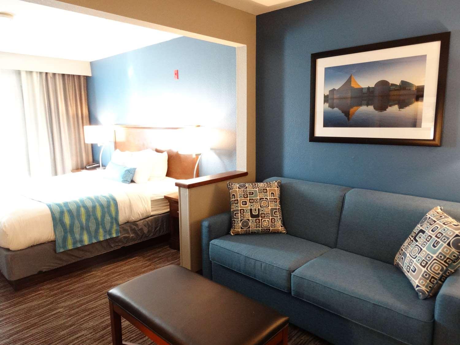 Отель Best Western Wichita Northeast Экстерьер фото