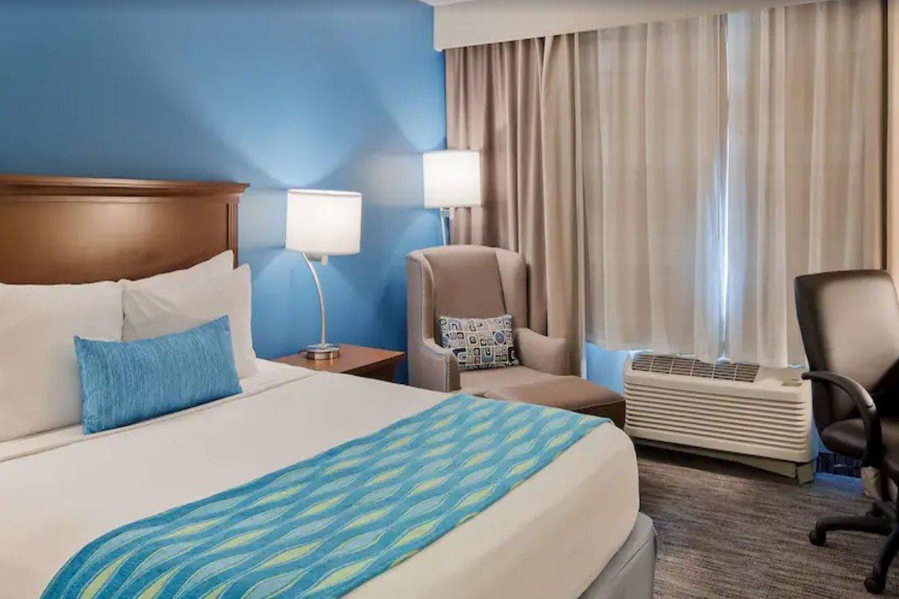Best Western Wichita Northeast Экстерьер фото