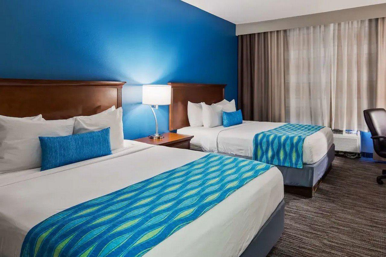 Отель Best Western Wichita Northeast Экстерьер фото